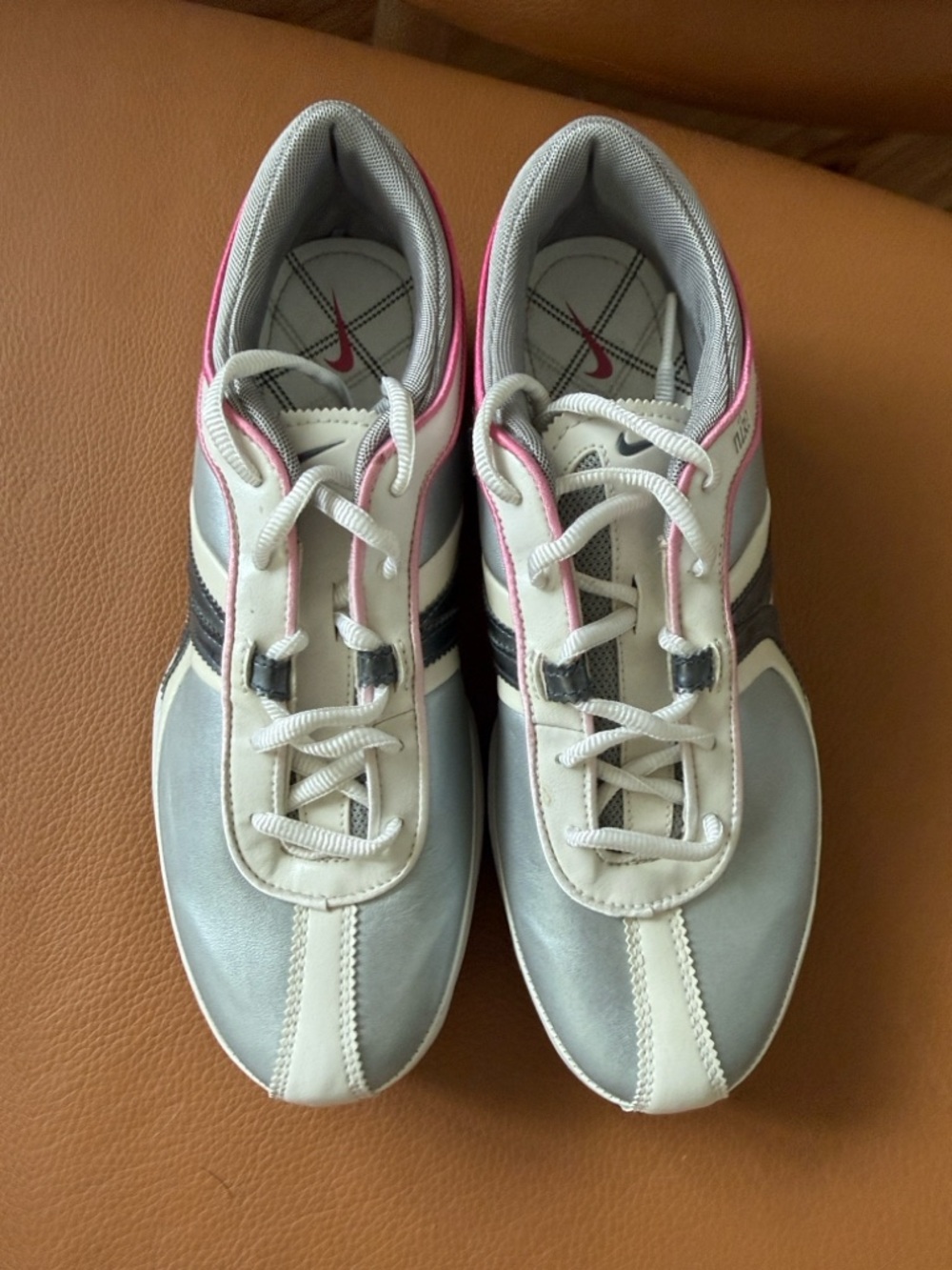 Nike Women’s Gray and Pink Low-Top golf Sneakers